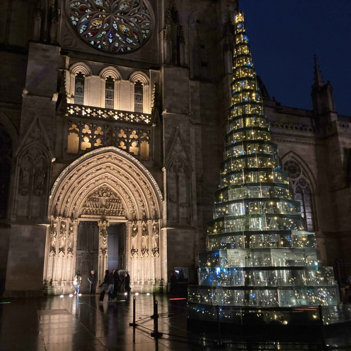 Le sapin de Noël écolo de Bordeaux fait toujours polémique Podcast