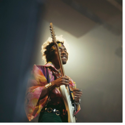 Pourquoi Jimi Hendrix brûlait ses guitares, alors que ça coûte une blinde ?