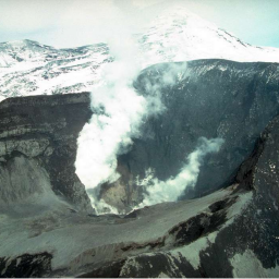 Le volcan Spurr va-t-il détruire la ville d'Anchorage en Alaska ?