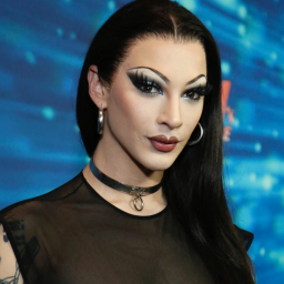 Violet Chachki est la première drag-queen à performer au Crazy Horse