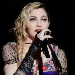 [CHEZ LES PEOPLES] Pourquoi la reine de la pop est-elle aussi la reine du scandale ?