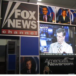 Chez Fox News, on dénonce les mensonges complotistes